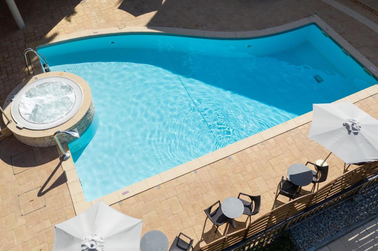 Logis Hotel Parenthese, Restaurant & Spa Chille Dış mekan fotoğraf