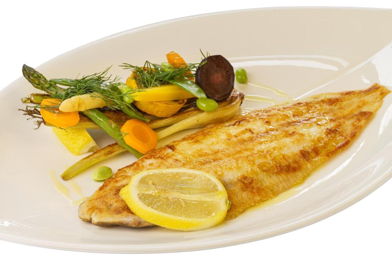 Logis Hotel Parenthese, Restaurant & Spa Chille Dış mekan fotoğraf