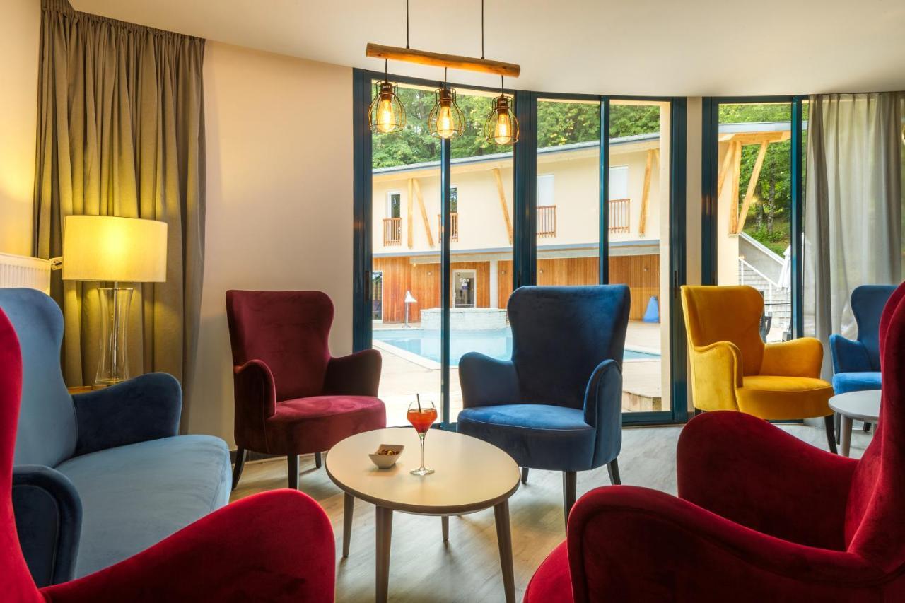 Logis Hotel Parenthese, Restaurant & Spa Chille Dış mekan fotoğraf