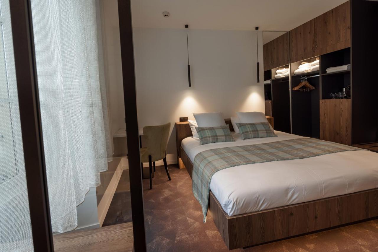 Logis Hotel Parenthese, Restaurant & Spa Chille Dış mekan fotoğraf