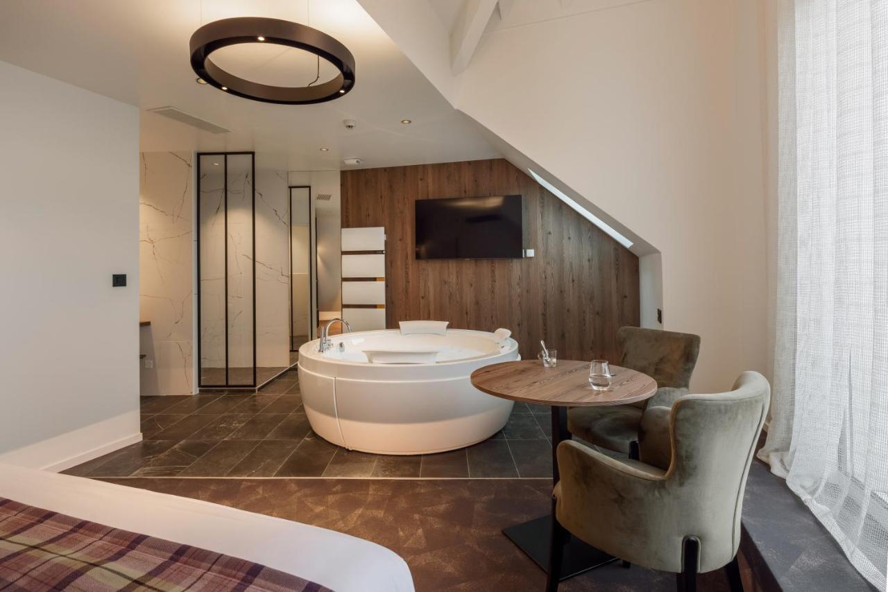 Logis Hotel Parenthese, Restaurant & Spa Chille Dış mekan fotoğraf