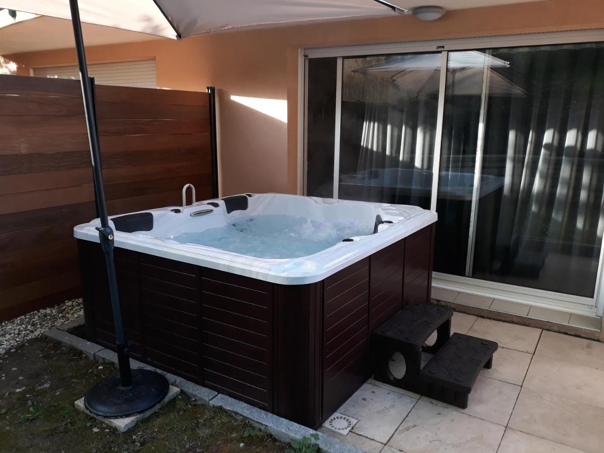 Logis Hotel Parenthese, Restaurant & Spa Chille Dış mekan fotoğraf